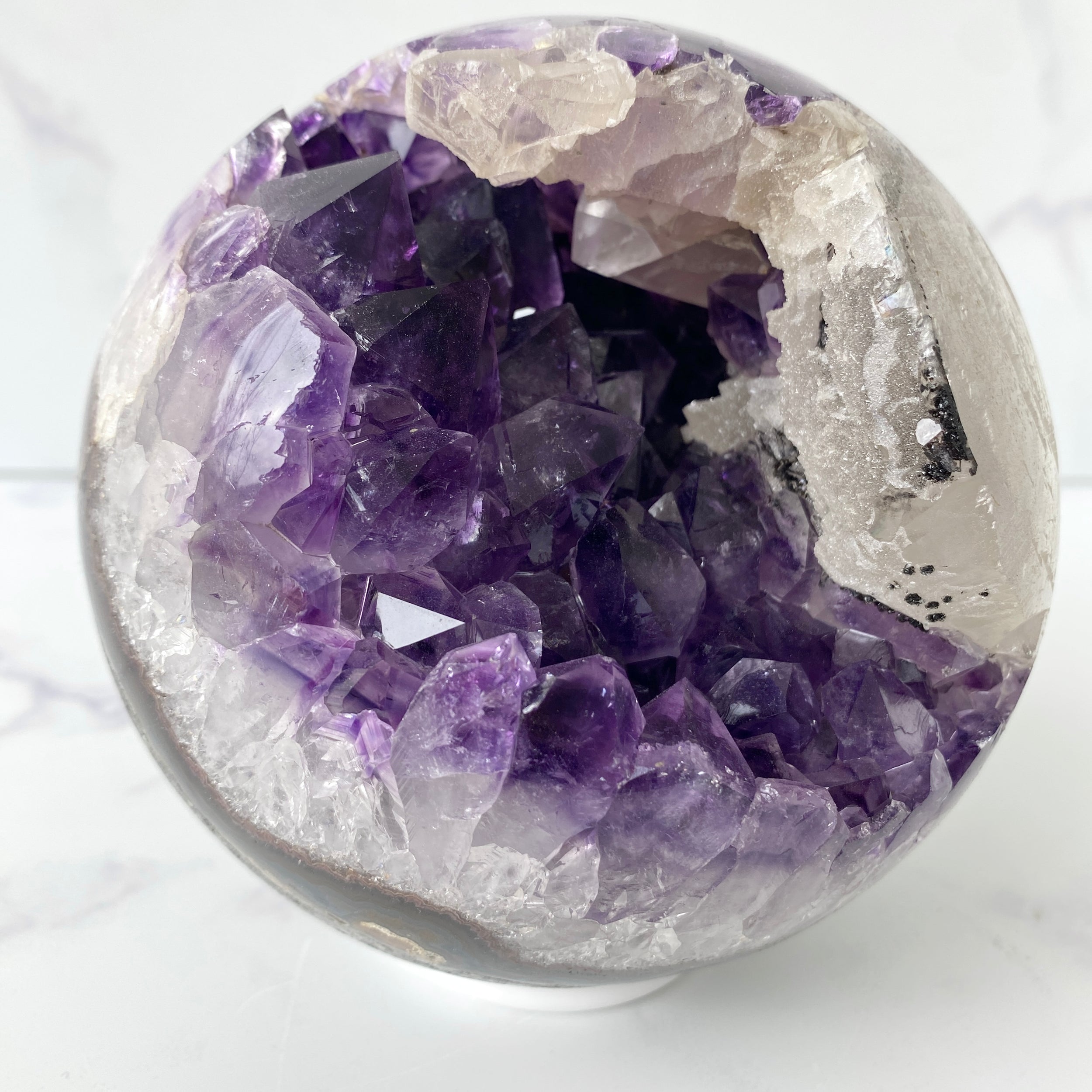 Große 13,5 cm sugar Calcit Amethyst Kugel, beleuchtbar