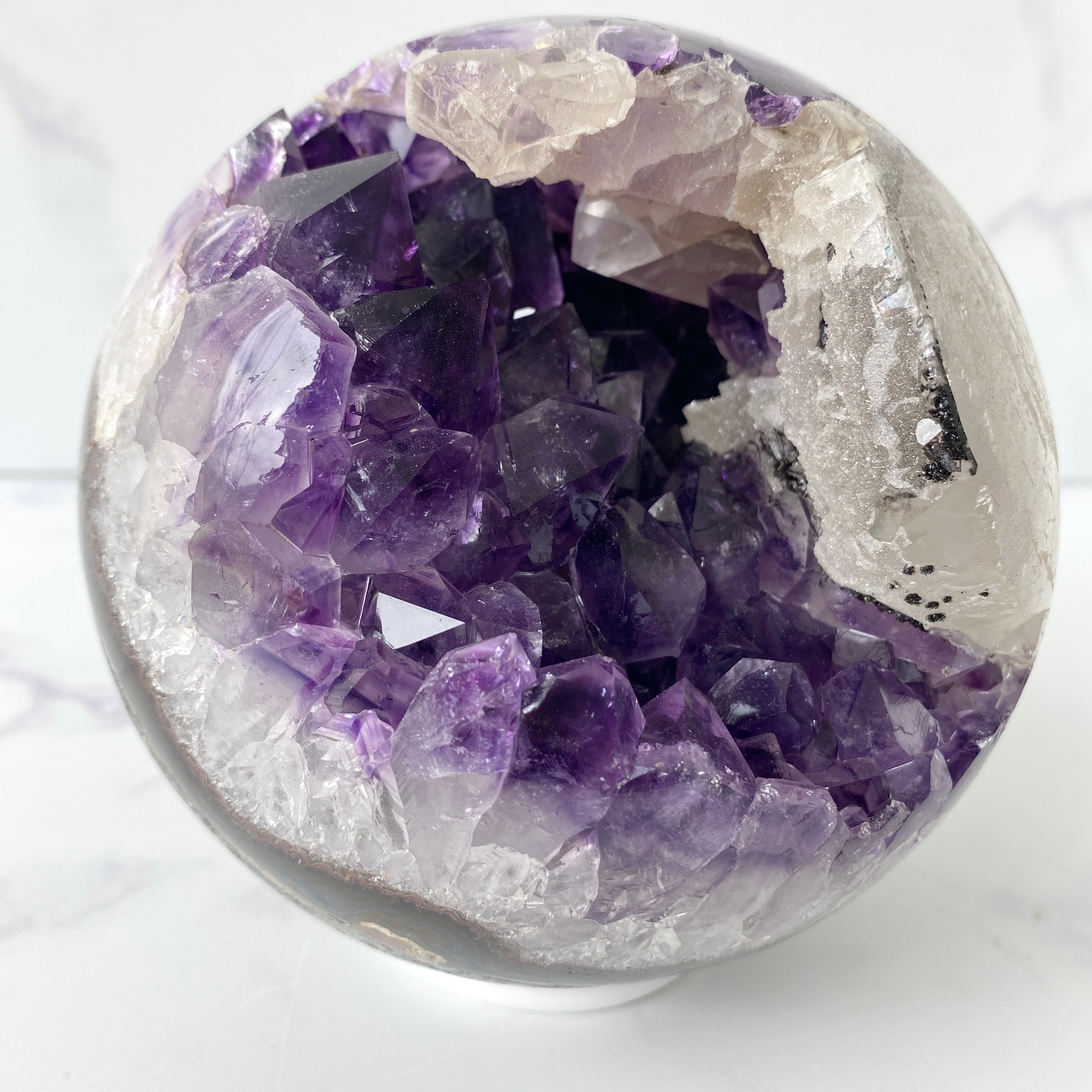 Große 13,5 cm sugar Calcit Amethyst Kugel, beleuchtbar