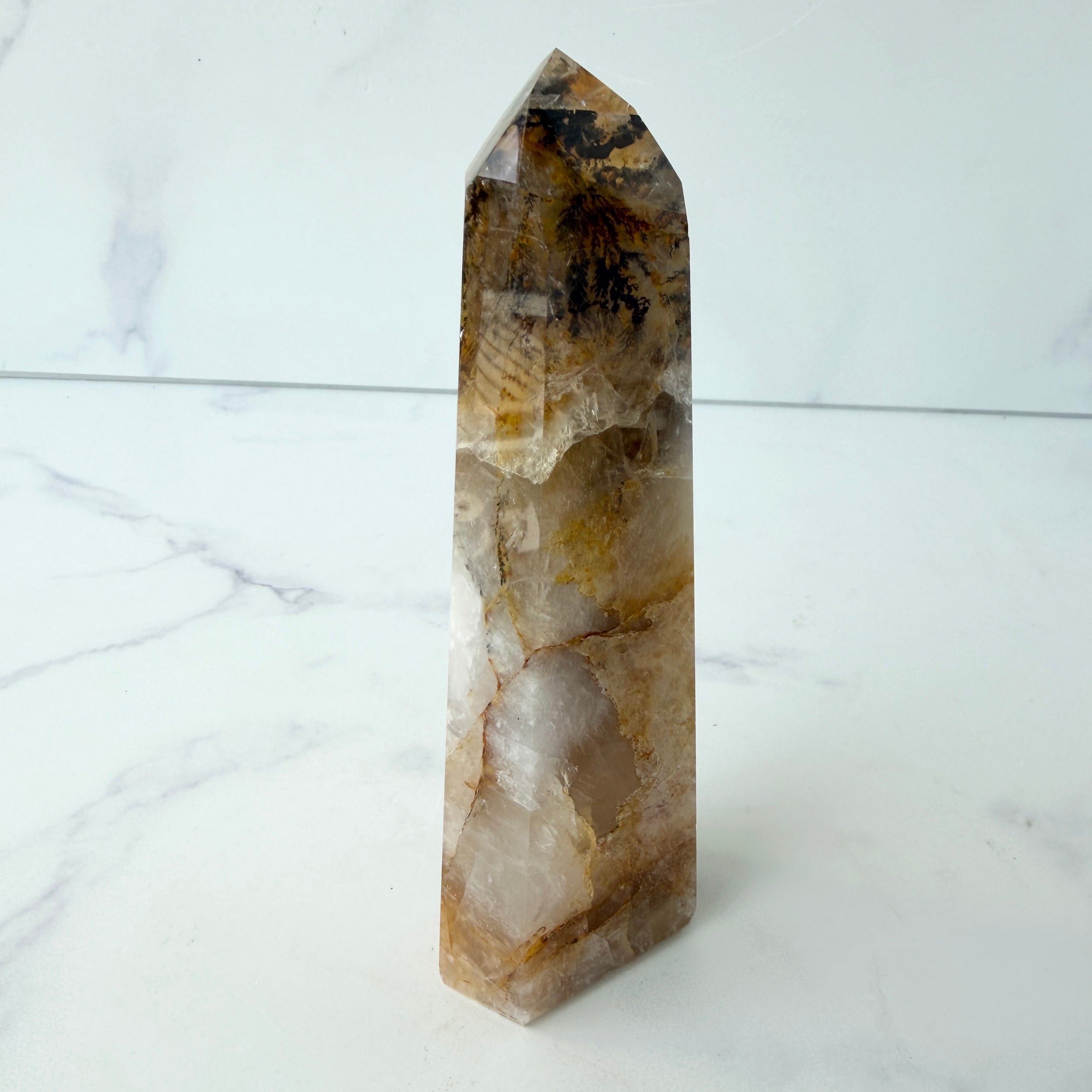 Hoher Golden Healer Obelisk mit Dendriten, Einzelstück
