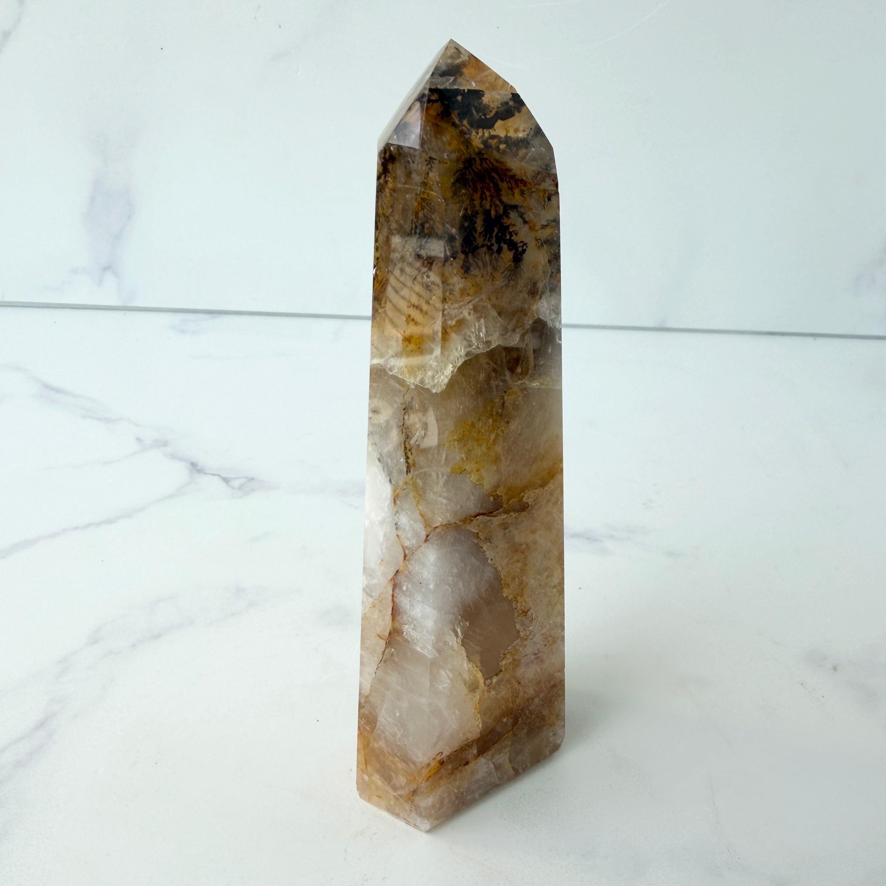 Hoher Golden Healer Obelisk mit Dendriten, Einzelstück