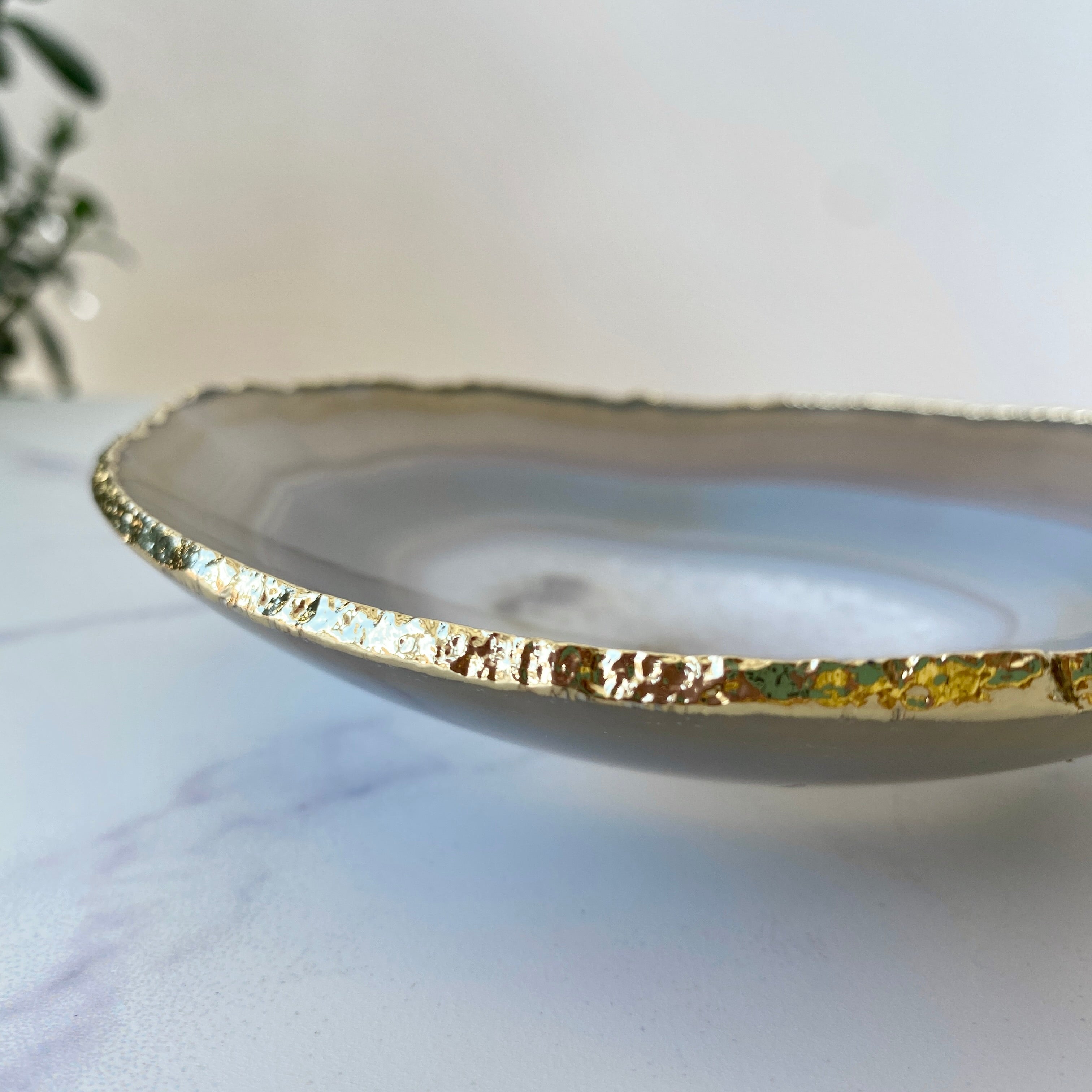 Natursteinschale aus gebändertem Achat