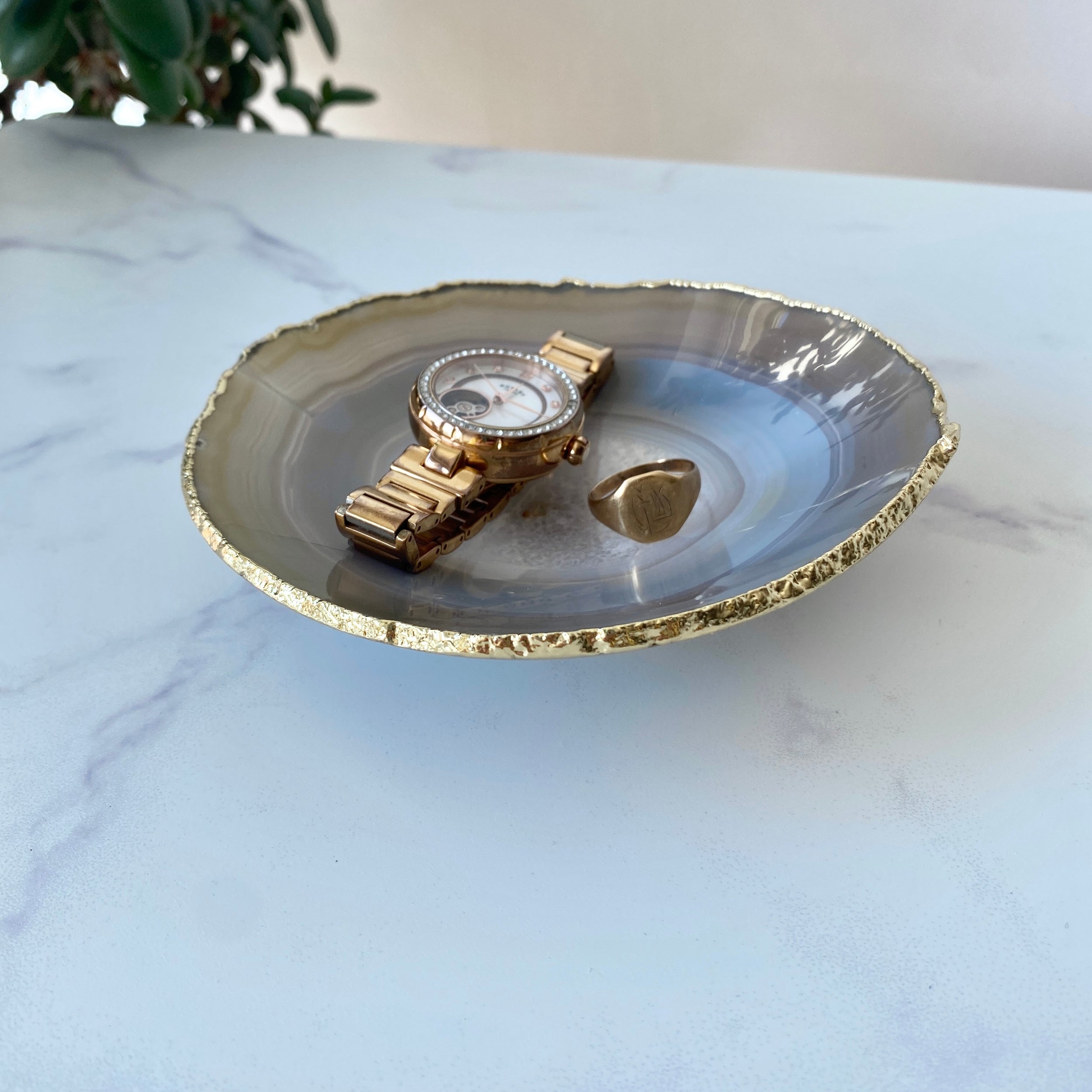 entryway tray mit Goldrand