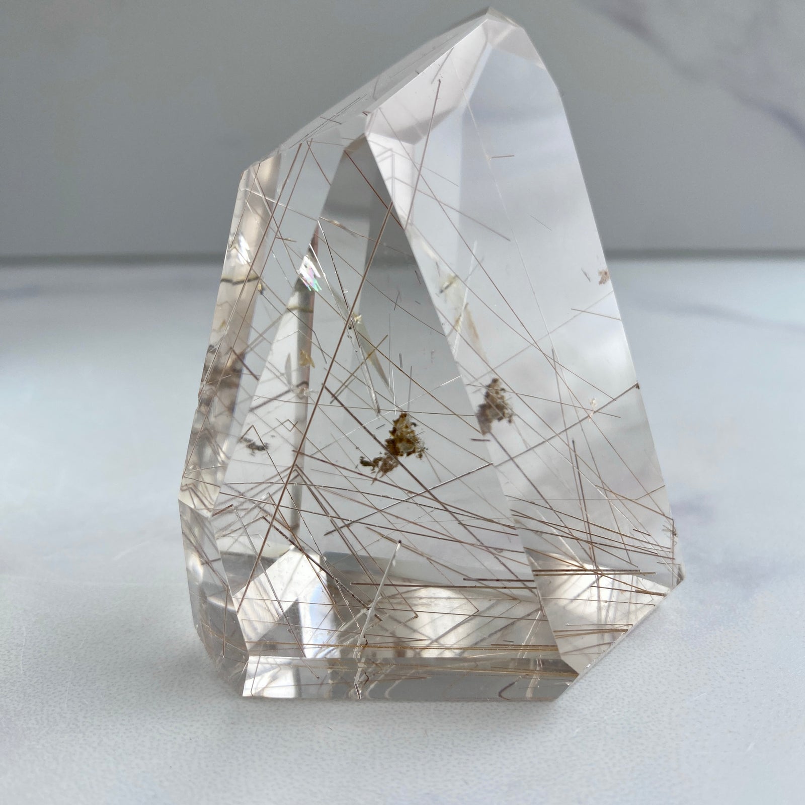 Bergkristall mit Kupferrutil Einschlüssen