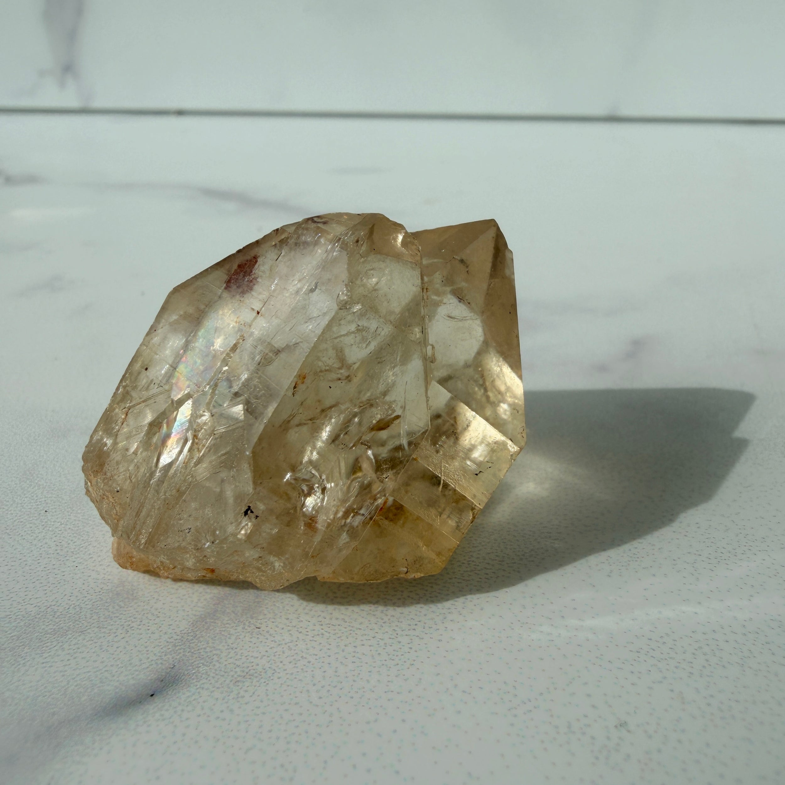 Kundalini Citrin mit Regenbogen, selbststehend, Einzelstück, Naturspitze