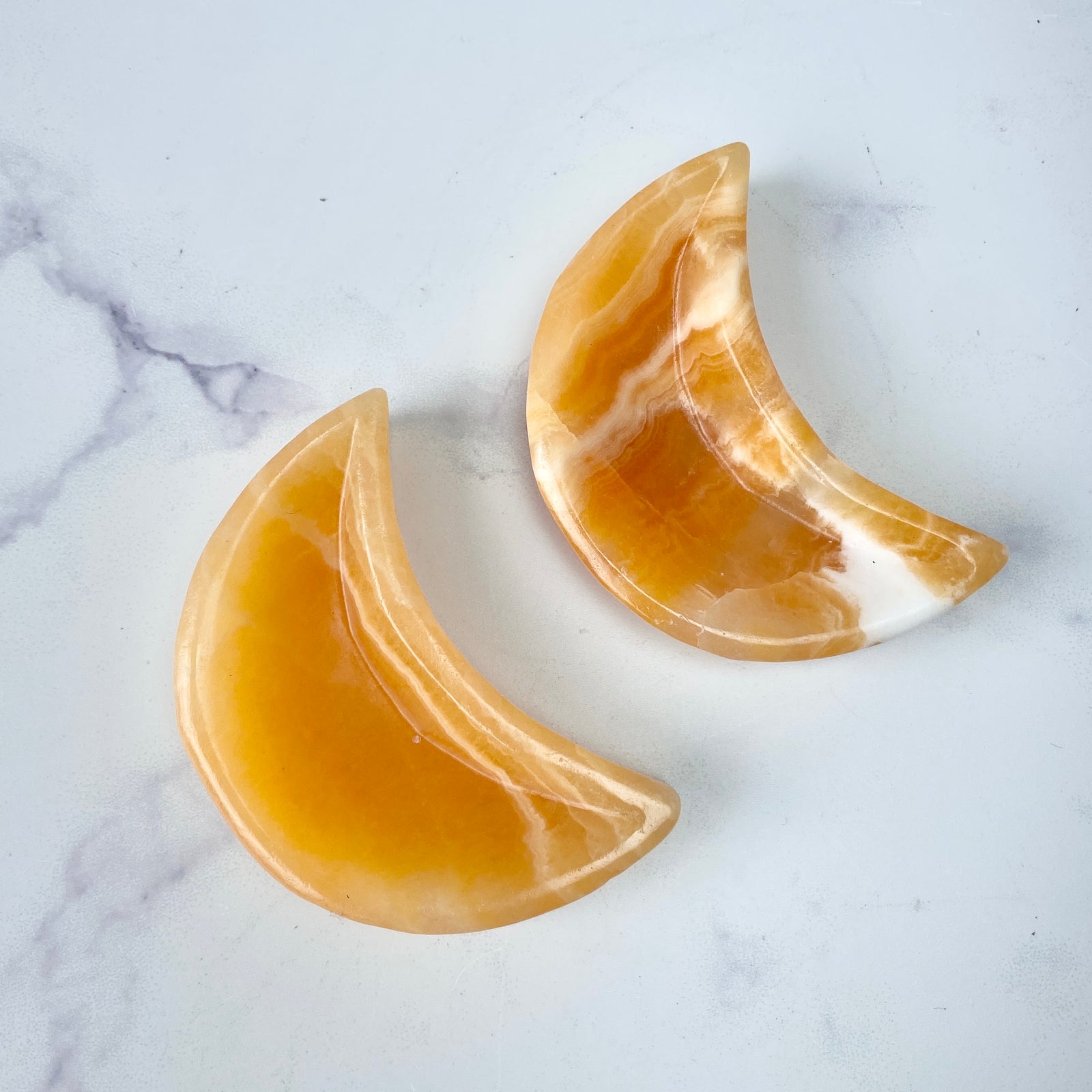 Orangencalcit Mond Dekoschale in Mondsichelform für Schmuckaufbewahrung
