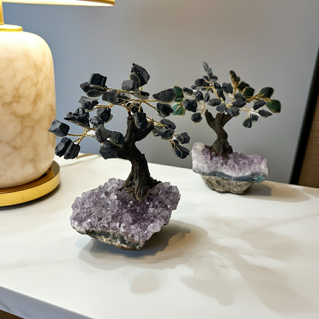 Wohnzimmer deko Idee Edelsteinbaum Turmalin auf Amethyst Cluster