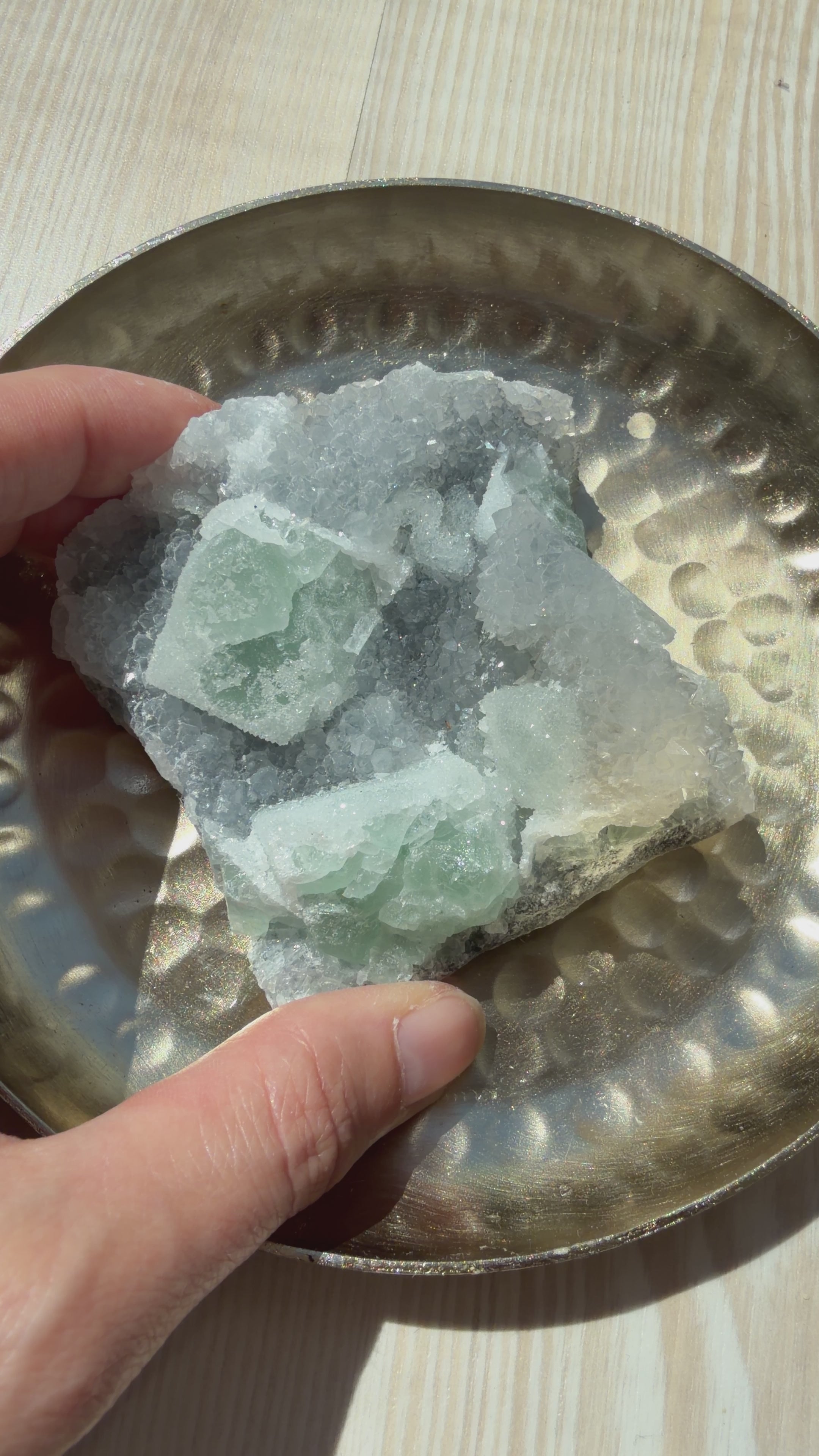 Fluorit mit glitzerndem Quarz, grüner Sugarfluorit, Einzelstück