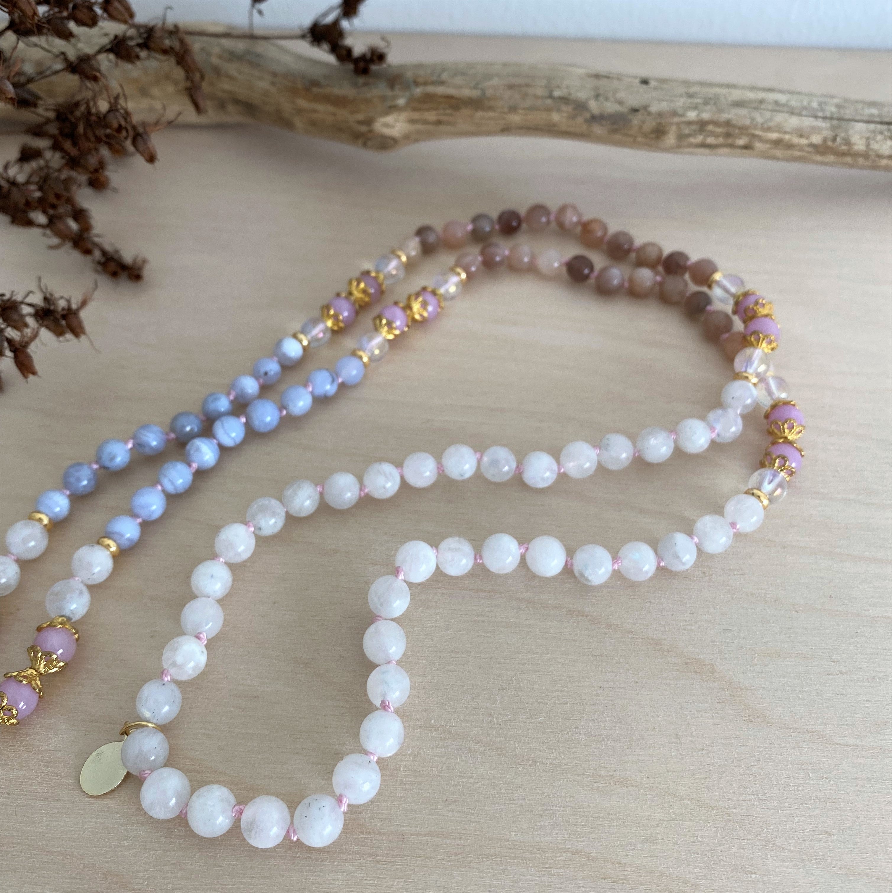 FLOWER BOUQUET Mala | Blauer Chalcedon, Mondstein, Engel Aura Quarz & Kunzit