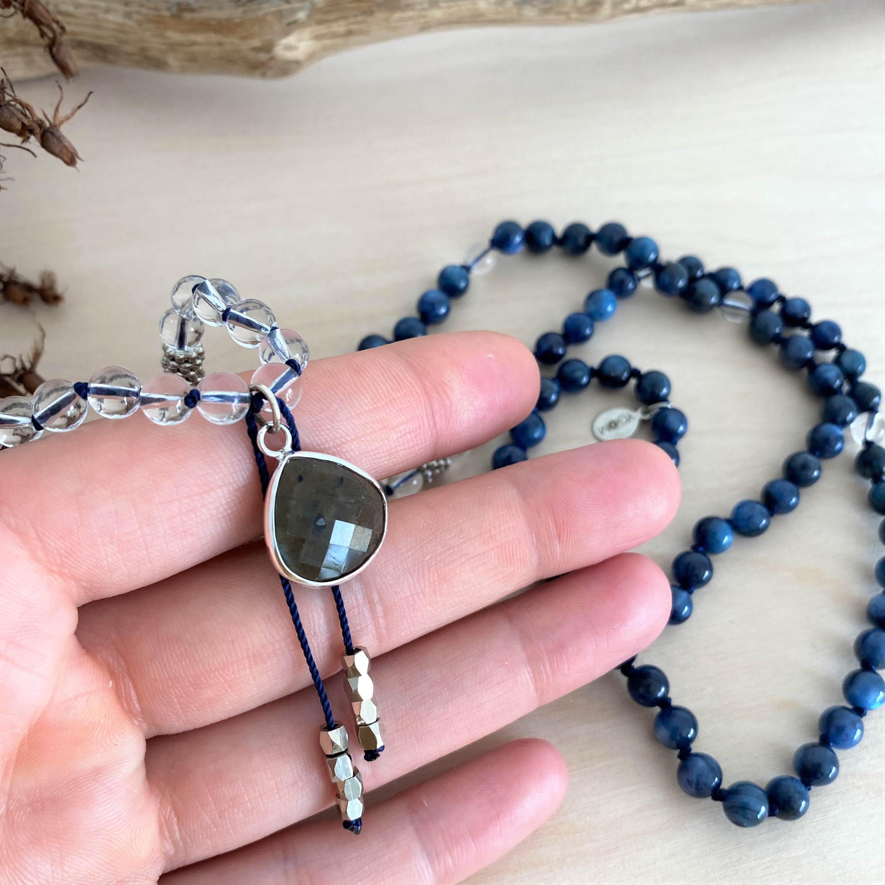 INNER PEACE Mala | Kyanit, Bergkristall & Labradorit - Darstellung